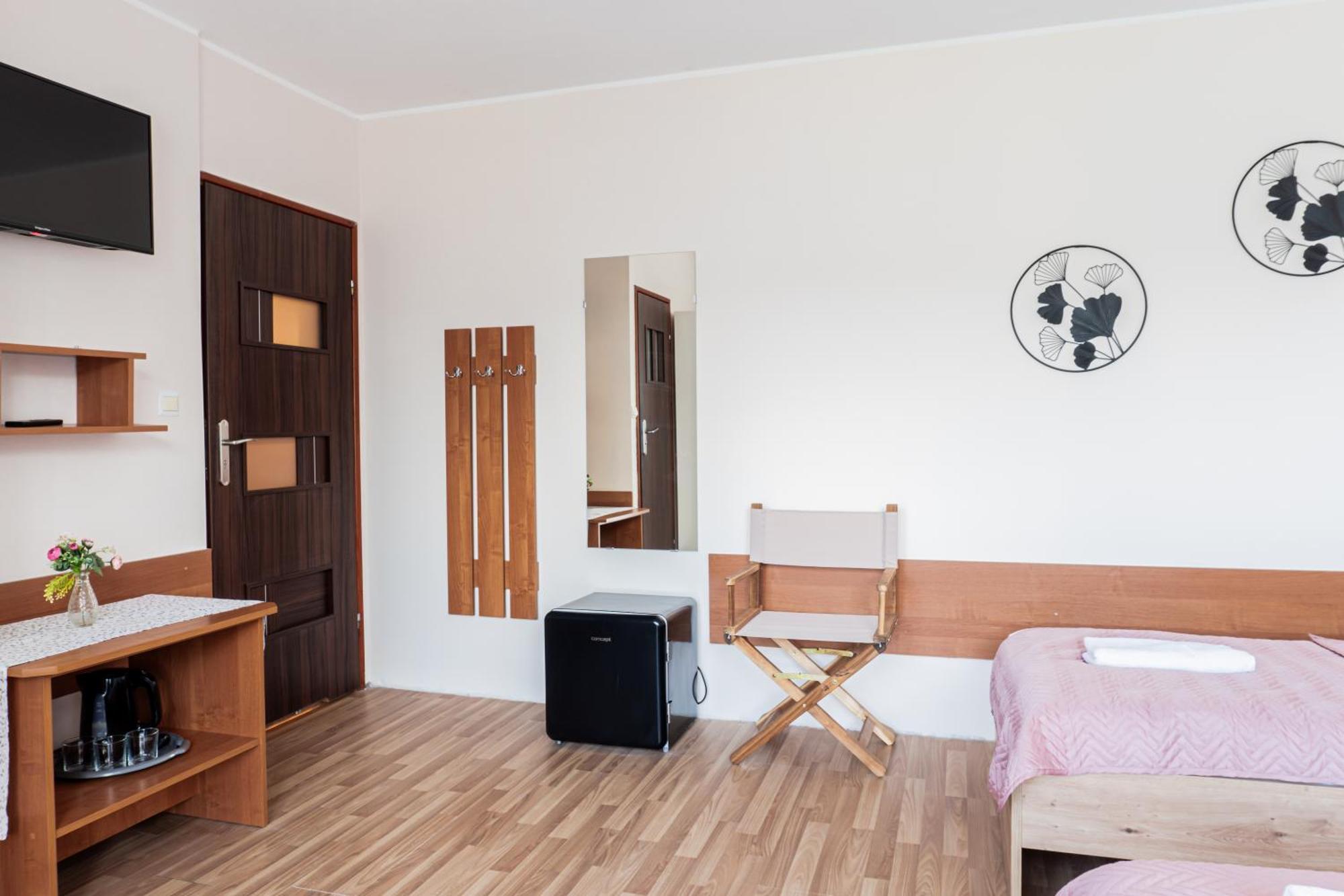 Pokoje Goscinne Raf-Tur - Sala Zabaw, Grill - Idealny Dla Rodzin Z Dziecmi Ostrowo  Extérieur photo